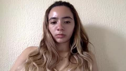 majo_gomezz online show from 4, 6, 2026