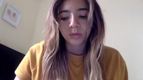 Snapshot of majo_gomezz chatting on 1, 7, 2026 majo_gomezz online show from 1, 7, 2026