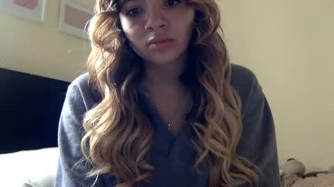 Snapshot of majo_gomezz chatting on 3, 7, 2026 majo_gomezz online show from 3, 7, 2026