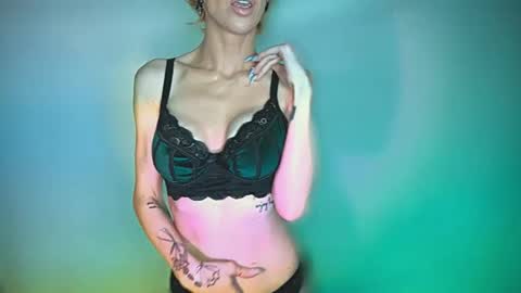  April Dayze  makemebeautiful online show from 18, 2, 2025