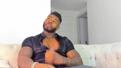 Snapshot of makonneen chatting on 18, 10, 2025 Makonnen online show from 18, 10, 2025