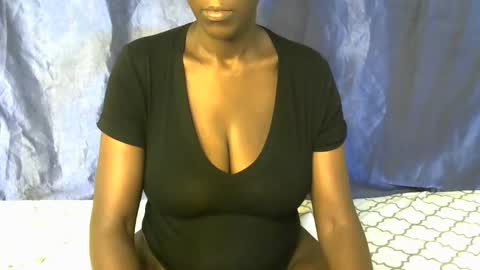 malaika_musa online show from 7, 1, 2026