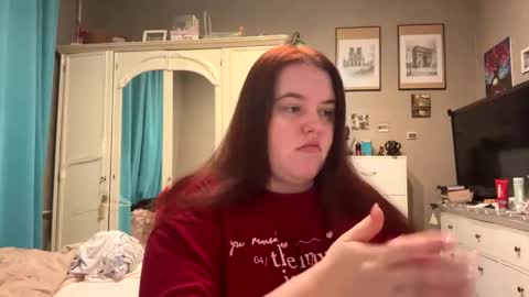 Snapshot of maliibooo chatting on 21, 11, 2025 SCARLET online show from 21, 11, 2025