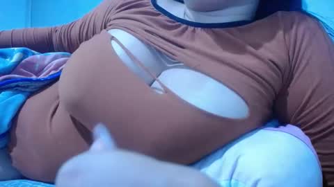 Snapshot of malika_pregnant chatting on 13, 4, 2026 M A L I K A online show from 13, 4, 2026