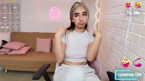 Malory  online show from 14, 2, 2025