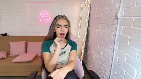 Malory  online show from 16, 2, 2025