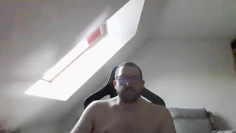 Snapshot of malou2927 chatting on 3, 12, 2025 breton online show from 3, 12, 2025