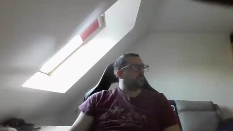 Snapshot of malou2927 chatting on 6, 4, 2026 breton online show from 6, 4, 2026