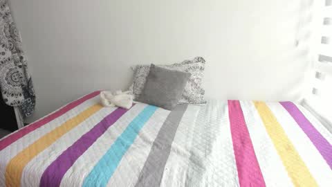 instagram  nueela   online show from 21, 12, 2025