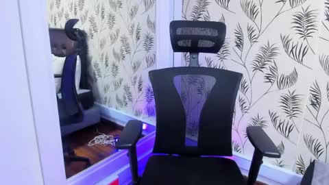 Milu online show from 19, 5, 2026