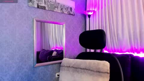   online show from 20, 11, 2025