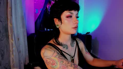   online show from 28, 4, 2026
