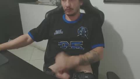 Snapshot of mamute23 chatting on 7, 1, 2025 BigBrazilianCock online show from 7, 1, 2025