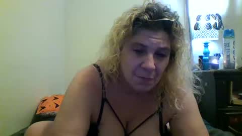 Snapshot of mandilube39 chatting on 14, 12, 2024 mindy22 online show from 14, 12, 2024