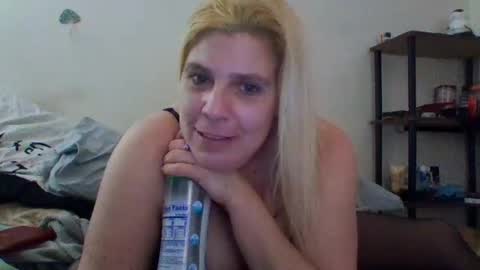 Snapshot of mandilube39 chatting on 26, 1, 2025 mindy22 online show from 26, 1, 2025