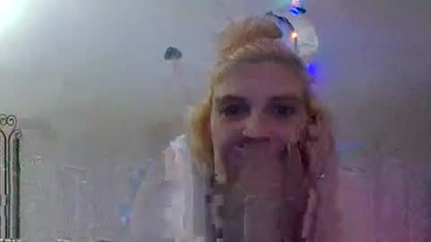 Snapshot of mandilube39 chatting on 27, 1, 2025 mindy22 online show from 27, 1, 2025