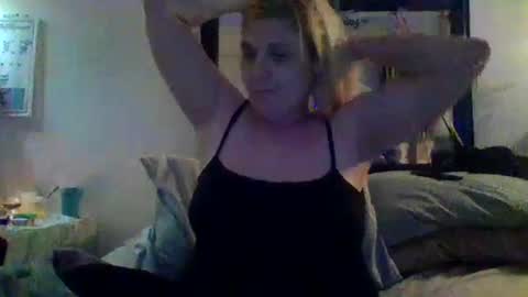 Snapshot of mandilube39 chatting on 14, 2, 2025 mindy22 online show from 14, 2, 2025