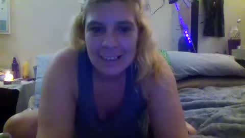 Snapshot of mandilube39 chatting on 15, 2, 2025 mindy22 online show from 15, 2, 2025