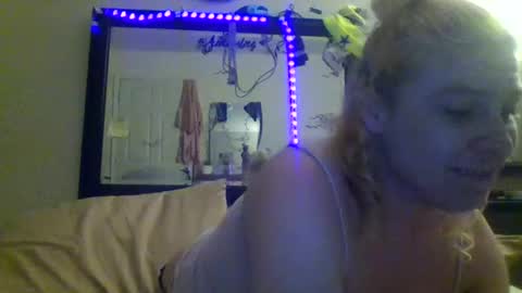 Snapshot of mandilube39 chatting on 16, 2, 2025 mindy22 online show from 16, 2, 2025