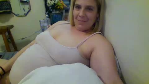 Snapshot of mandilube39 chatting on 11, 3, 2025 mindy22 online show from 11, 3, 2025