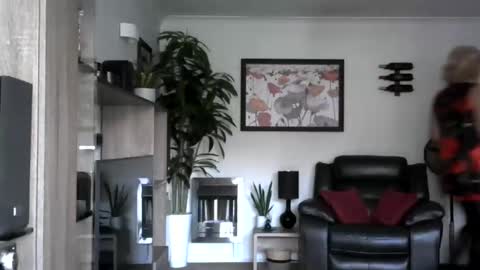 Snapshot of mandy_eyecandy chatting on 25, 11, 2025 Mandy EyeCandy online show from 25, 11, 2025