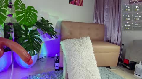 Snapshot of mandy_l33_ chatting on 8, 1, 2025 mandy_l33_ online show from 8, 1, 2025