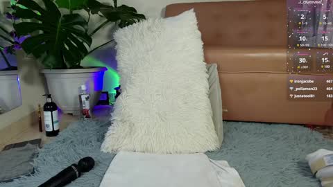 Snapshot of mandy_l33_ chatting on 13, 1, 2025 mandy_l33_ online show from 13, 1, 2025