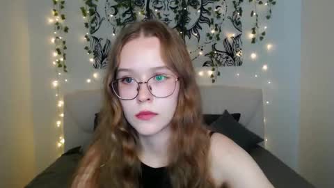 Snapshot of mandymilson chatting on 18, 9, 2025 Mandy online show from 18, 9, 2025