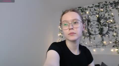 Snapshot of mandymilson chatting on 26, 9, 2025 Mandy online show from 26, 9, 2025