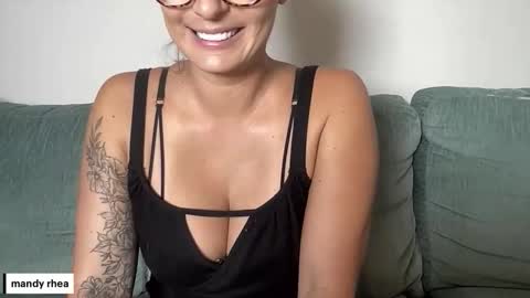 Snapshot of mandyrheaa chatting on 23, 10, 2025 Mandy online show from 23, 10, 2025