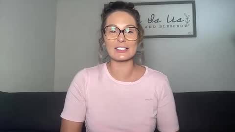 Snapshot of mandyrheaa chatting on 6, 11, 2025 Mandy online show from 6, 11, 2025