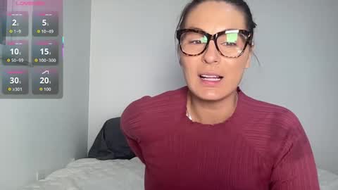 Snapshot of mandyrheaa chatting on 19, 12, 2025 Mandy online show from 19, 12, 2025