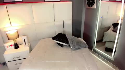 manellyksparklee online show from 12, 9, 2025