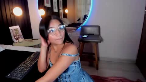 Snapshot of manelyk_evanss chatting on 27, 5, 2026 manelyk_evanss online show from 27, 5, 2026