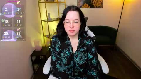 Snapshot of manic_pixie_ chatting on 9, 11, 2025 manic_pixie_ online show from 9, 11, 2025