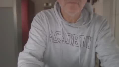 Snapshot of manngrossbite chatting on 5, 1, 2025 manngrossbite online show from 5, 1, 2025