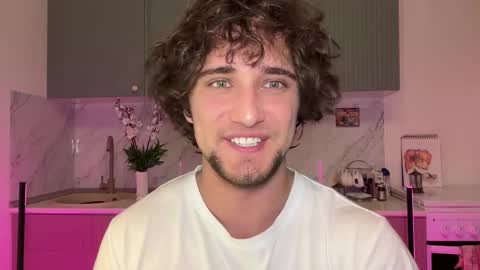 Snapshot of manolein chatting on 16, 10, 2025 manolein online show from 16, 10, 2025