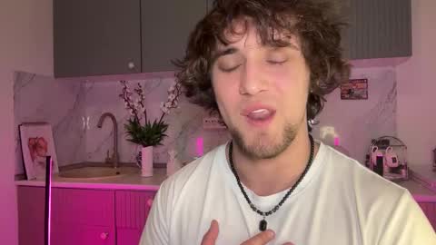 Snapshot of manolein chatting on 4, 11, 2025 manolein online show from 4, 11, 2025