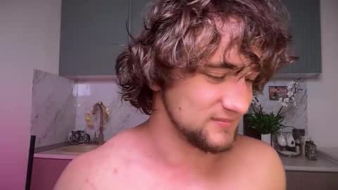Snapshot of manolein chatting on 24, 11, 2025 manolein online show from 24, 11, 2025
