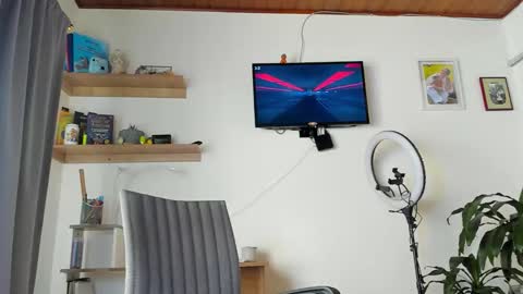 manucute 23  online show from 3, 12, 2025