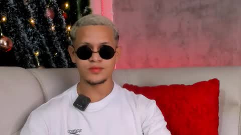 Manuel online show from 5, 12, 2025