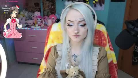 Manuela online show from 27, 4, 2026