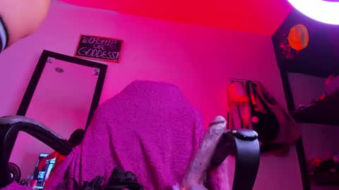 manuevans10 online show from 4, 3, 2025