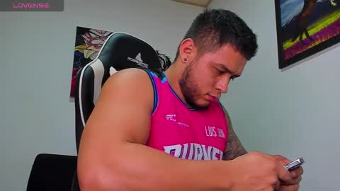 Snapshot of marco_diaz1 chatting on 9, 10, 2025 Marco Diaz online show from 9, 10, 2025