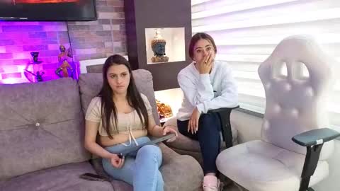 Snapshot of mardybum_ chatting on 3, 10, 2025 Maria online show from 3, 10, 2025