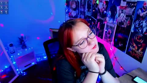 Snapshot of margaret_red chatting on 8, 3, 2025 Margaret online show from 8, 3, 2025