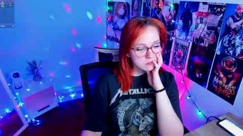 Snapshot of margaret_red chatting on 8, 3, 2025 Margaret online show from 8, 3, 2025