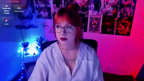 Snapshot of margaret_red chatting on 6, 10, 2025 Margaret online show from 6, 10, 2025