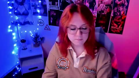 Snapshot of margaret_red chatting on 22, 10, 2025 Margaret online show from 22, 10, 2025