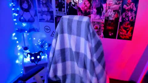 Snapshot of margaret_red chatting on 5, 11, 2025 Margaret online show from 5, 11, 2025